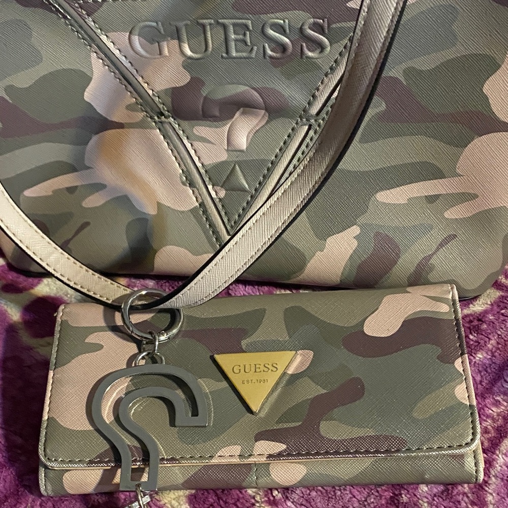 GUESS Camouflage Shoulder Bag and Wallet Set